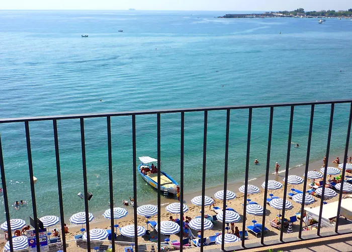 帕拉迪奥酒店 3*